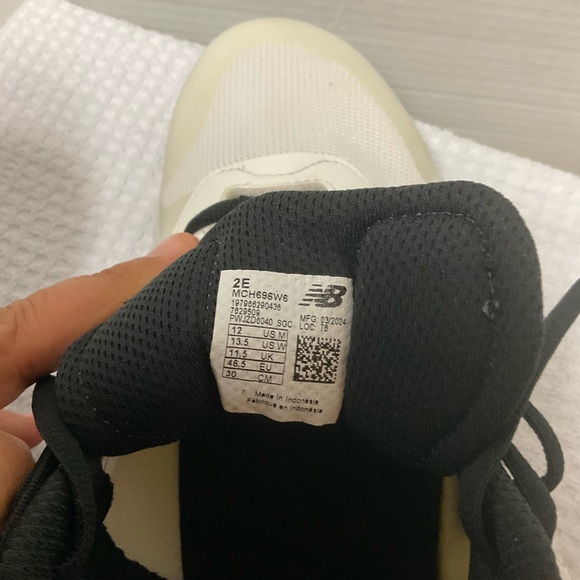 New Balance 696v6 - Picture 8 of 8